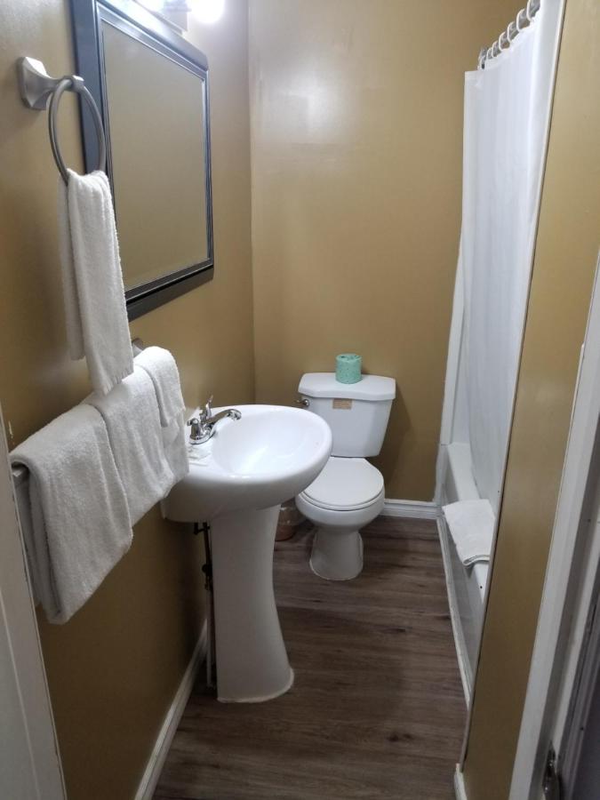 Coniston Richard Lake Motel מראה חיצוני תמונה
